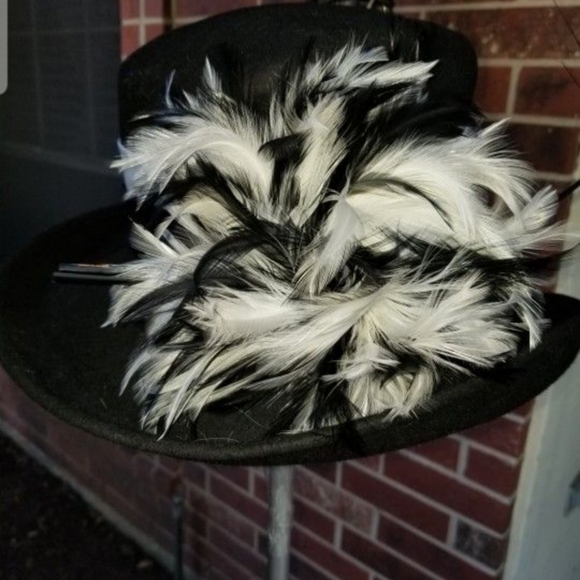 Vintage Glamorous Hat - Picture 8 of 9